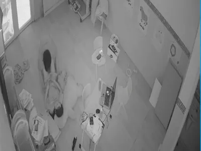 Lộ clip quan hệ cùng eny tại phòng khách