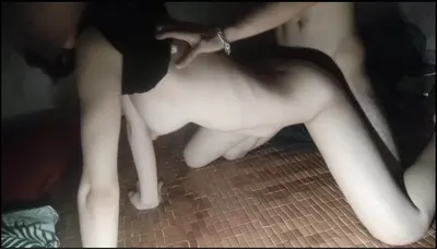 Tranh thủ lúc con ngủ hai vợ yêu ông xã vụng trộm nắc - 2