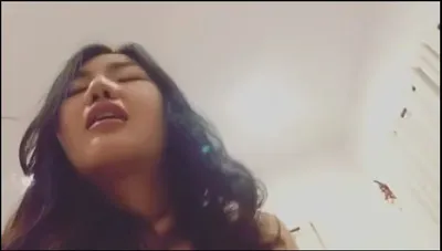 Quay lén eny lúc cưỡi ngựa