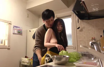 Nghi ngờ vợ vụng trộm, người chồng lén lắp camera và chứng kiến tất cả