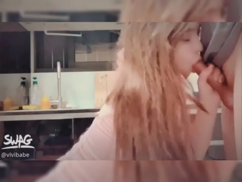 Hoá thân thành điều dưỡng xinh trả bài với bạn trai