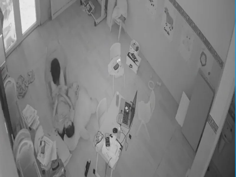 Lộ clip quan hệ cùng eny tại phòng khách