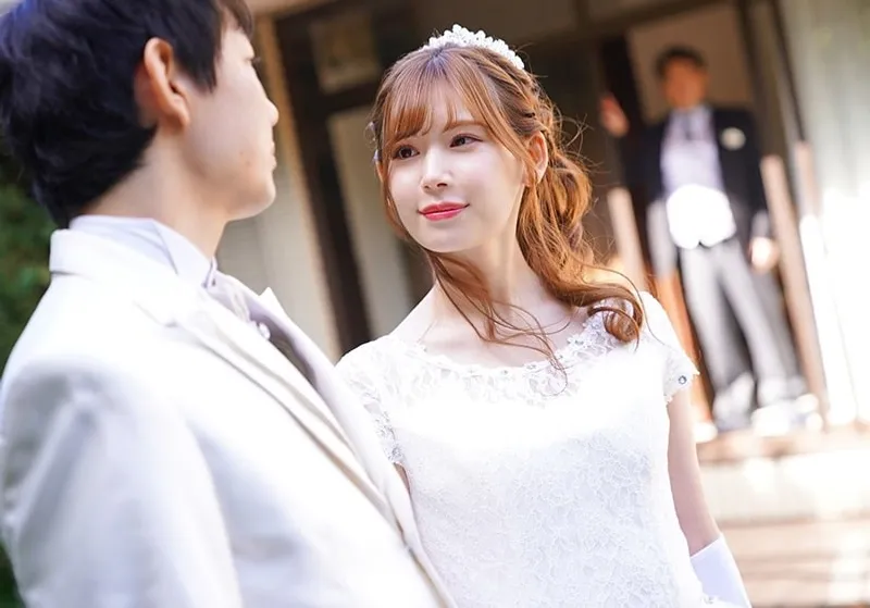 Bố người chồng phang bạn gái của con trai ngay sau lễ cưới của con trai